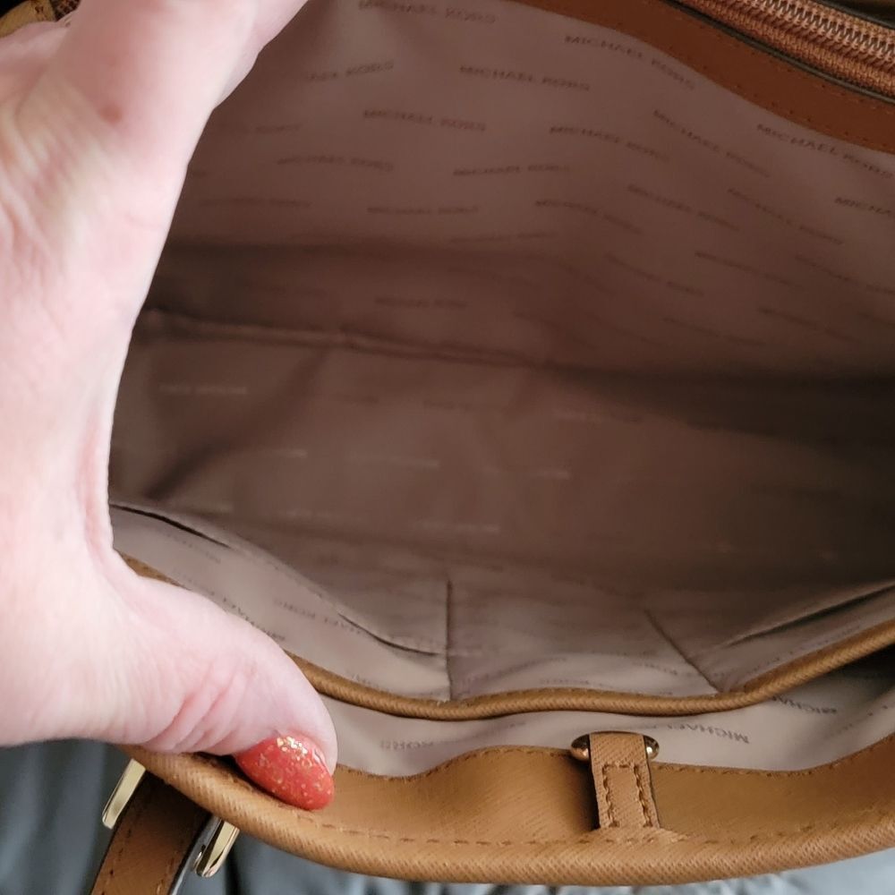 Michael Kors Jet Set travel tote bag - Picture 12 of 15